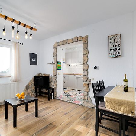 Apartment Iskra By El-Pi Tours Njivice Εξωτερικό φωτογραφία