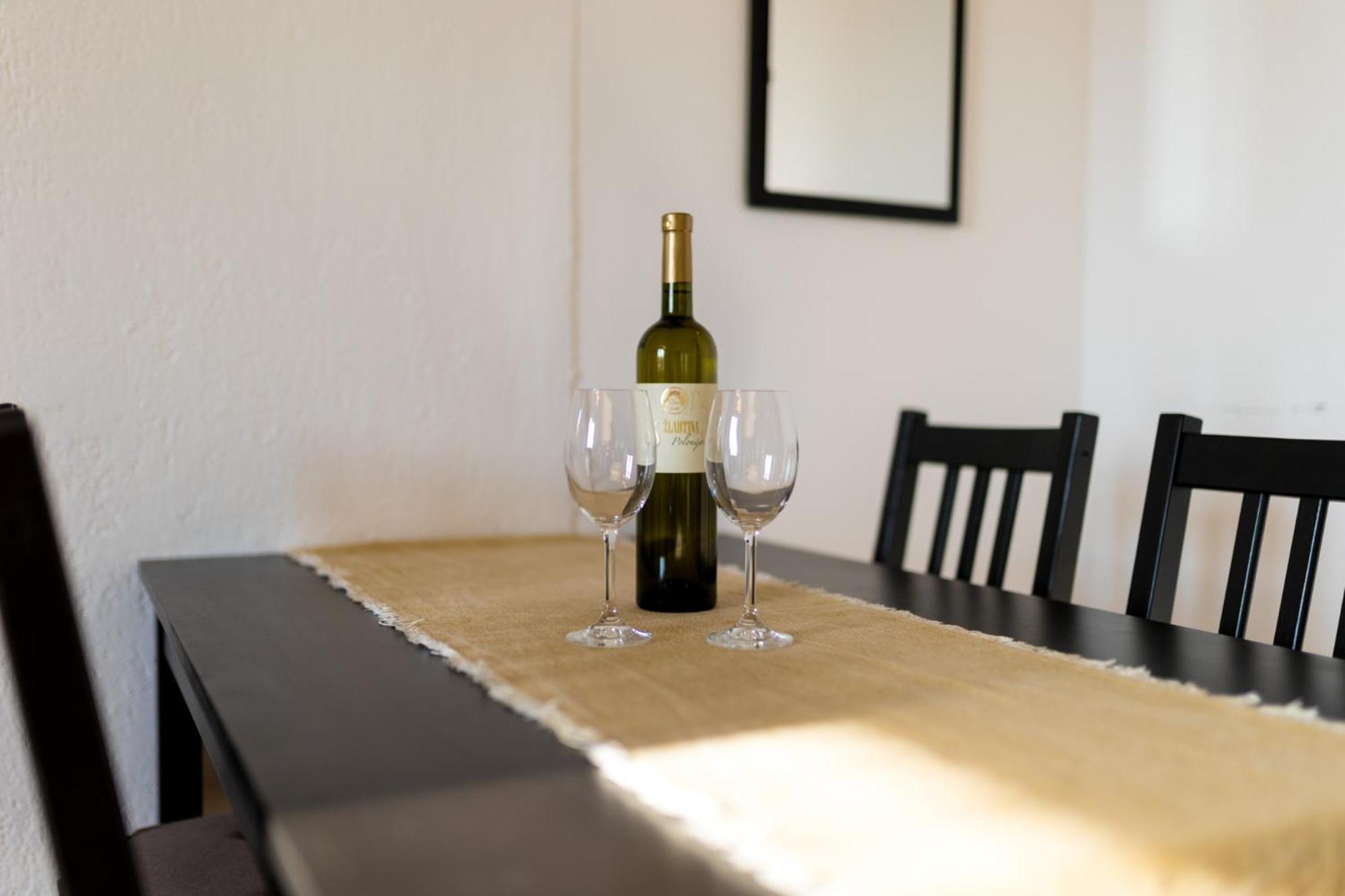 Apartment Iskra By El-Pi Tours Njivice Εξωτερικό φωτογραφία
