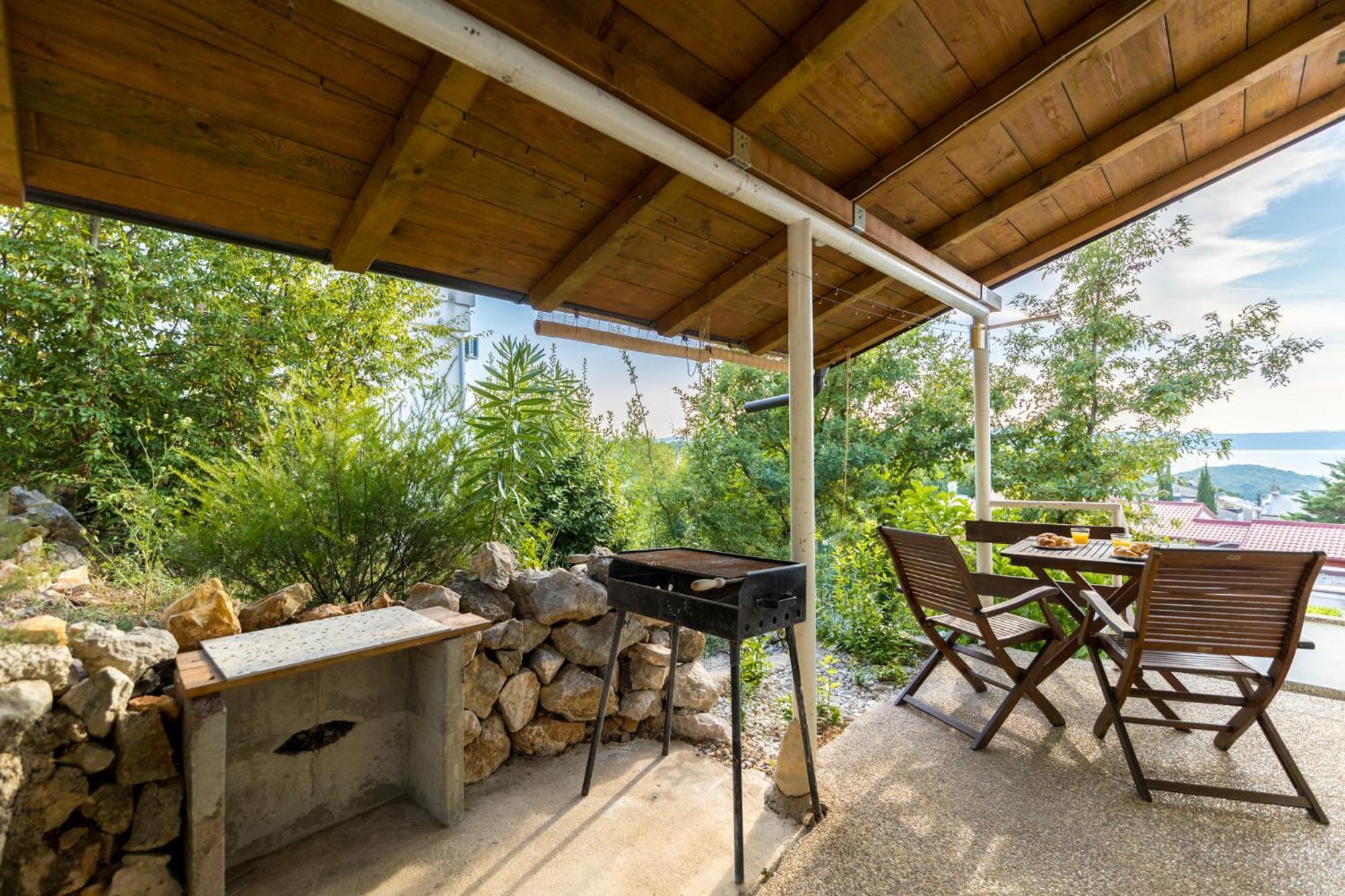 Apartment Iskra By El-Pi Tours Njivice Εξωτερικό φωτογραφία