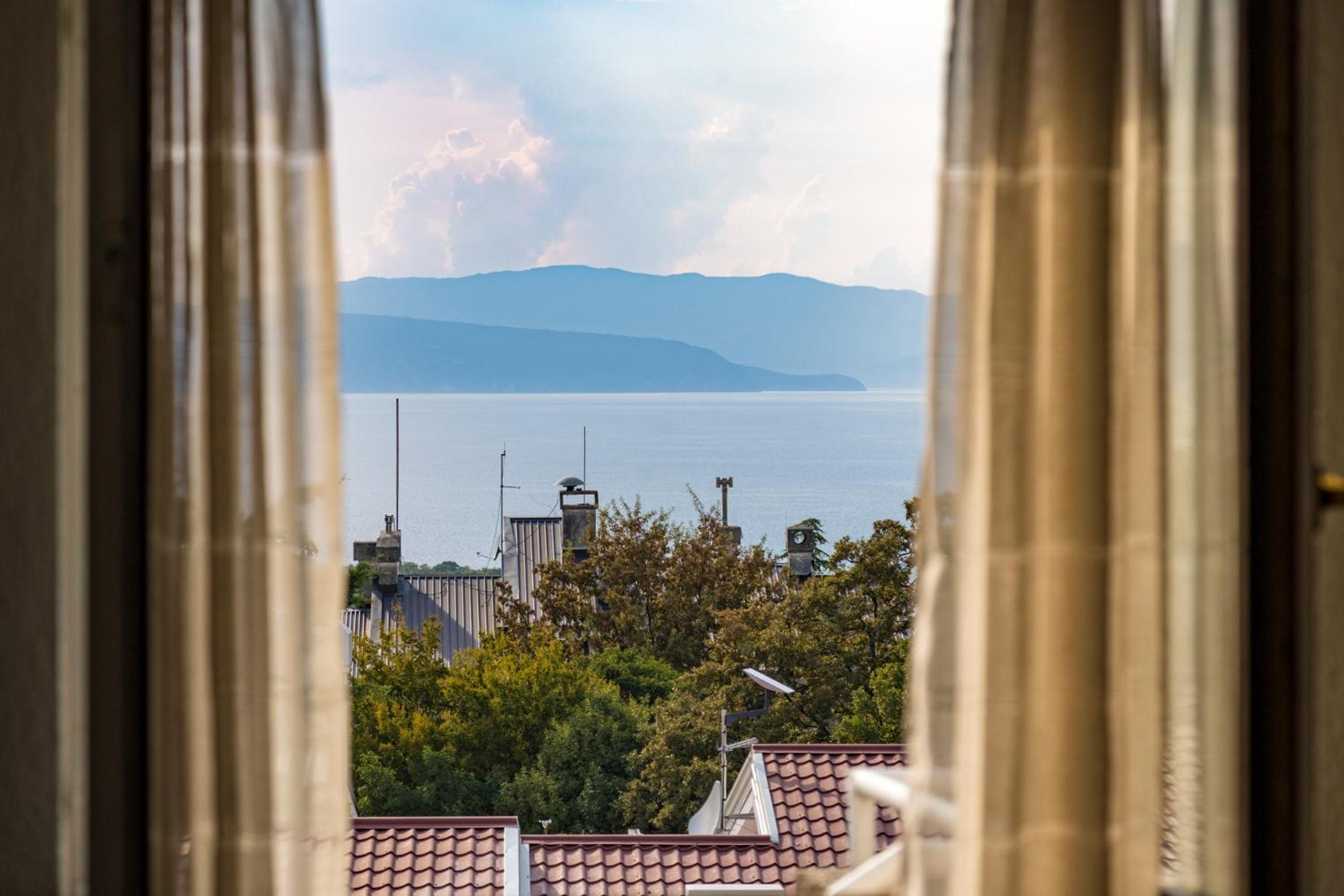 Apartment Iskra By El-Pi Tours Njivice Εξωτερικό φωτογραφία