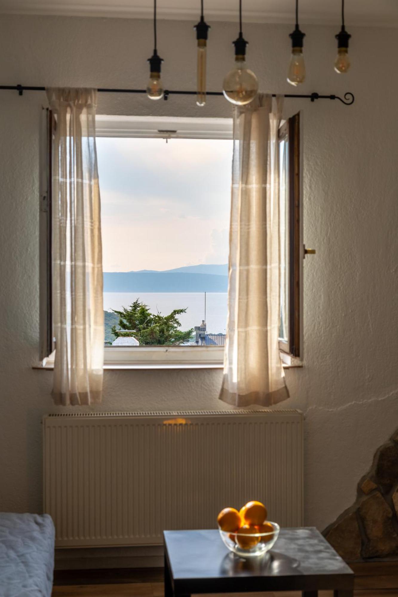 Apartment Iskra By El-Pi Tours Njivice Εξωτερικό φωτογραφία